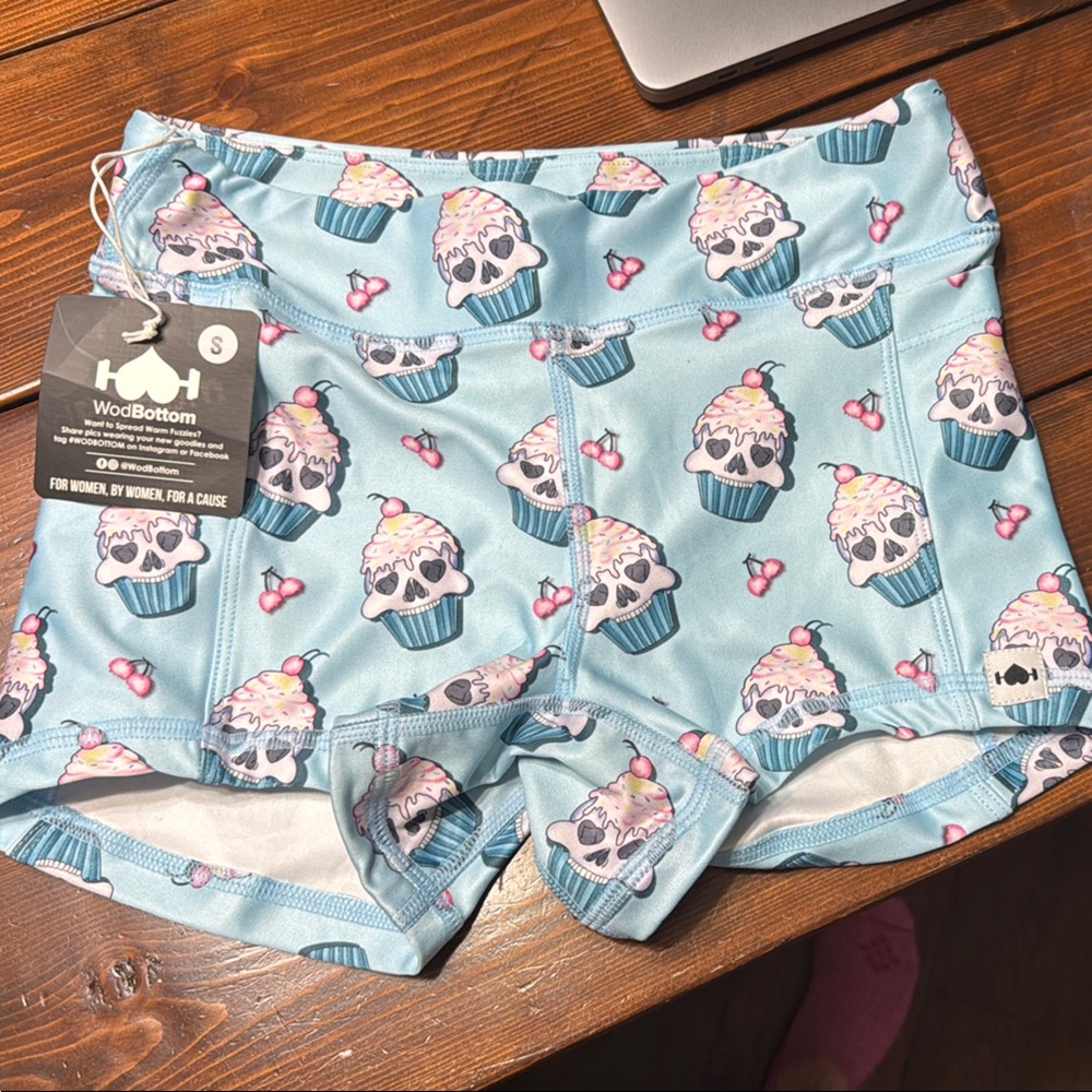 Womens Blue Skull Cupcake shorts